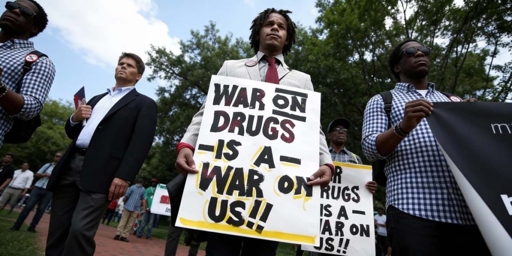 USA War on Drugs 1970er, Zero Tolerance 1980er, die ersten Dispensaries usa-war-on-drugs-nixon-1970-1980-demonstration-washington-dc-geschichte-kampf-kriminiell-legalisierung