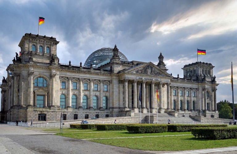 Cannabis Teil-Legalisierung: Regel für privaten Eigenanbau und Anbauvereine (Clubs)