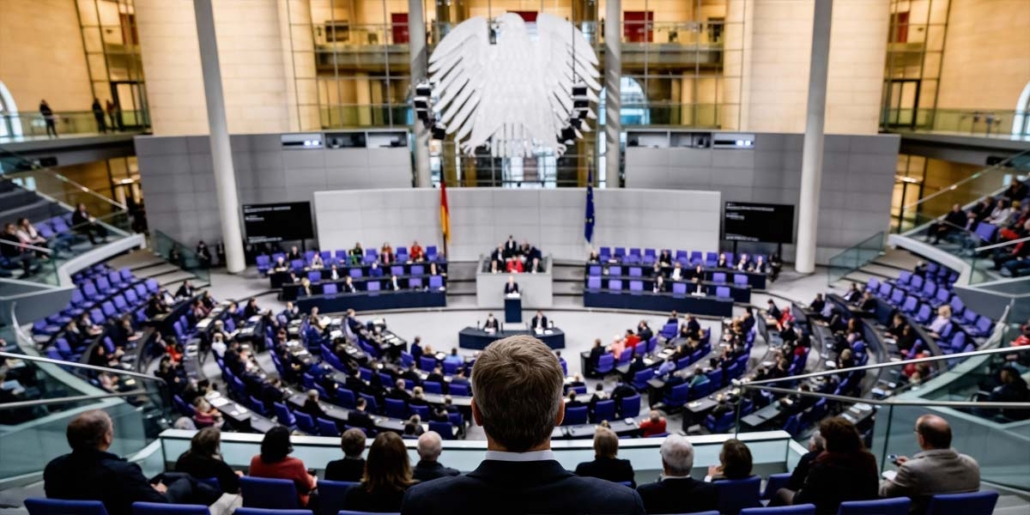 bundestag-berlin-foto-cannabis-debatte-gesetz-cdu-2026-lieferung-versand-apotheken-besuch