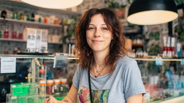 Vape am Steuer: Bußgeld, Sichtbehinderung & was droht?
