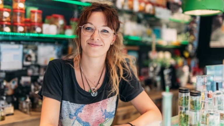 Vape und Jugendliche: Ab wann, Risiken & was Eltern wissen